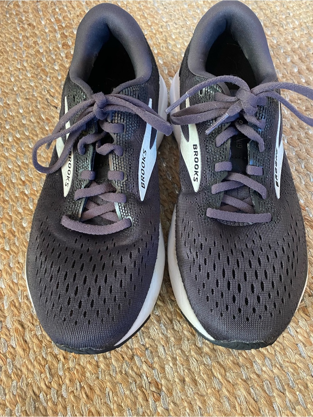 Brooks Ghost 16 Running Shoes Grey/Black Women's Size 9 Wide (D)